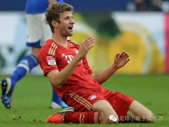 拜仁狂虐巴萨,梅西欧冠对阵阿森纳连入四球