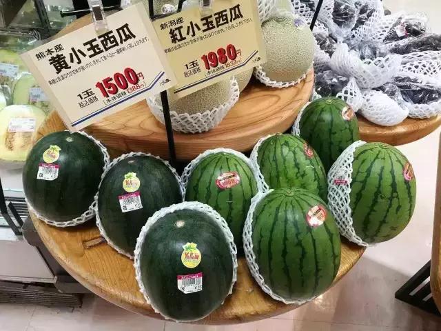 100块钱在国外能买什么 (100人民币在国外能买点啥)