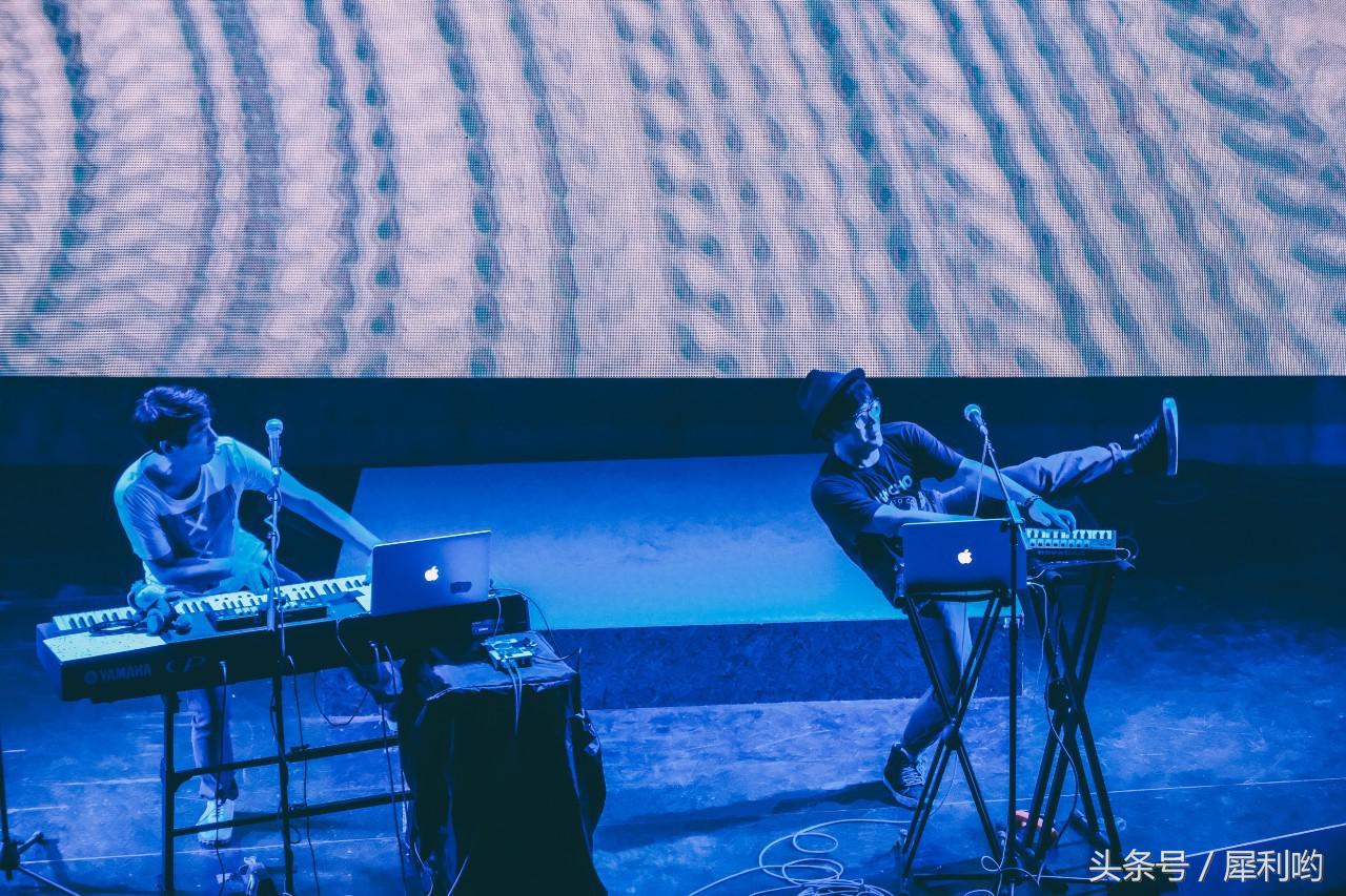 看雷磊和DaveLiang如何用好奇心编织三盒老磁带