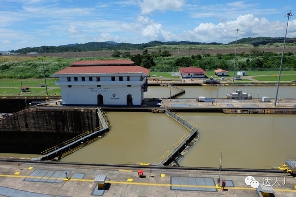巴哈马和巴拿马区别,巴哈马跟巴拿马