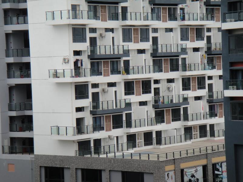 错层阳台违章搭建,错层阳台要搭雨棚吗