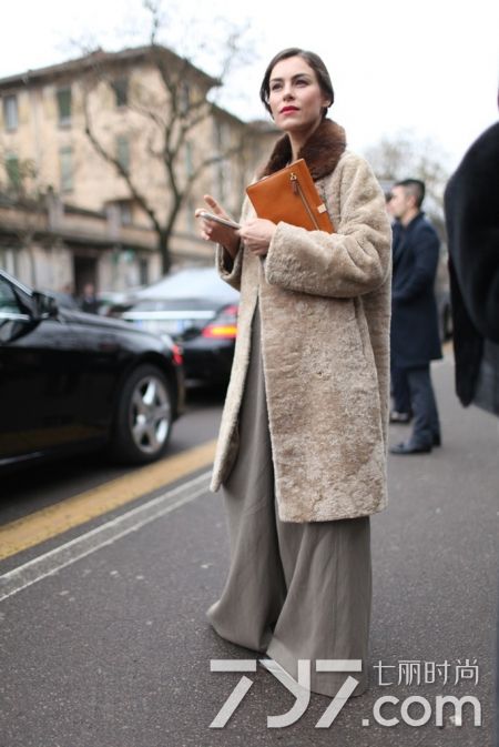驼色皮草的搭配,驼色七分袖皮草要搭配什么