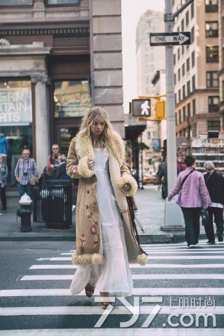 驼色皮草的搭配,驼色七分袖皮草要搭配什么