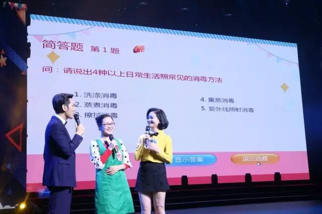 宝宝吐奶吐的不敢动,宝宝哭闹吐奶喘不过气