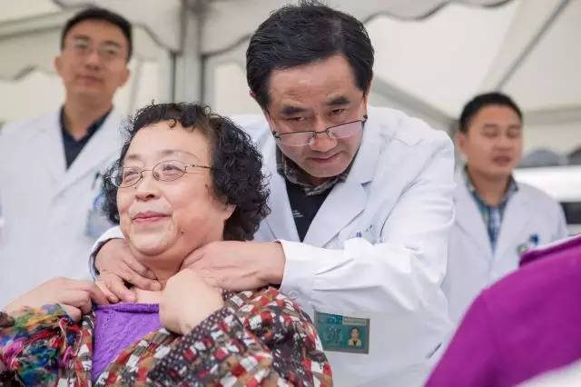 3000人挤爆东郊记忆，只为看他一眼