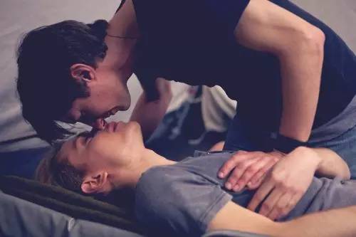 万万没想到!加拿大竟然有条针对*菊爆**的刑法,如今要被废除了。。。