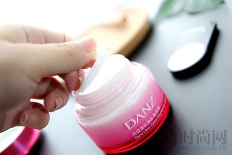 美颜美肤素颜霜,美颜秘笈粉嫩素颜霜