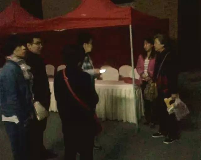 3000人挤爆东郊记忆，只为看他一眼