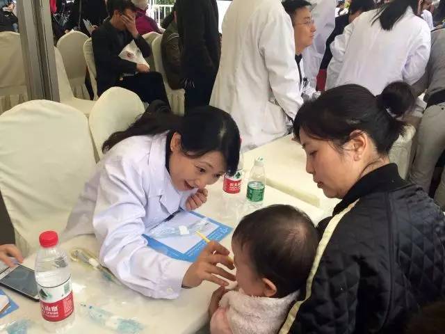 3000人挤爆东郊记忆，只为看他一眼