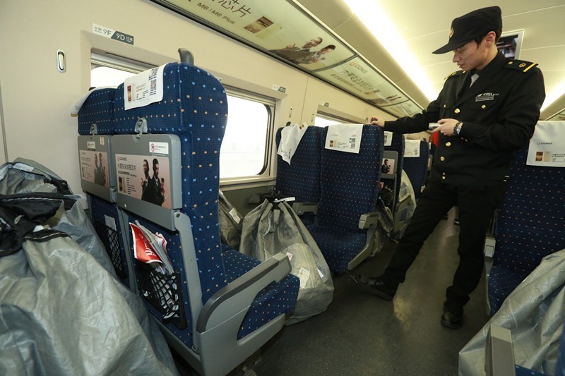 高铁助力2019双十一快递运输,顺丰高铁送快递