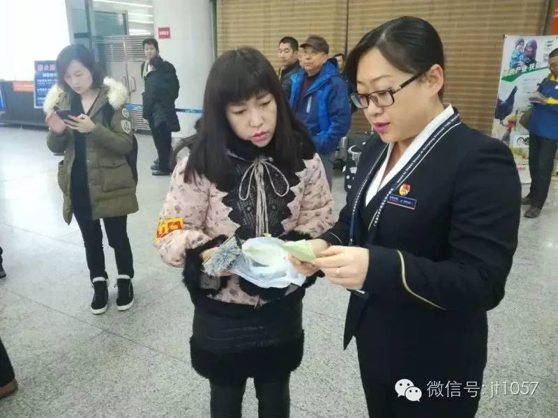 女婴出生26天得罕见病,维吾尔族女婴