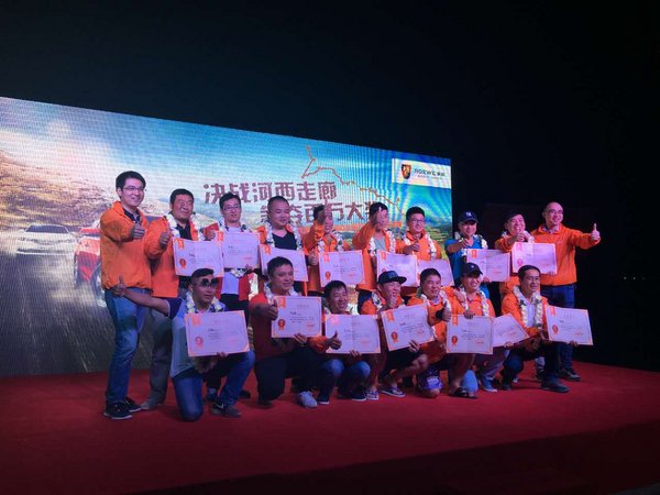 荣威360怎么看油能跑多少公里,荣威360变速箱油多少公里换