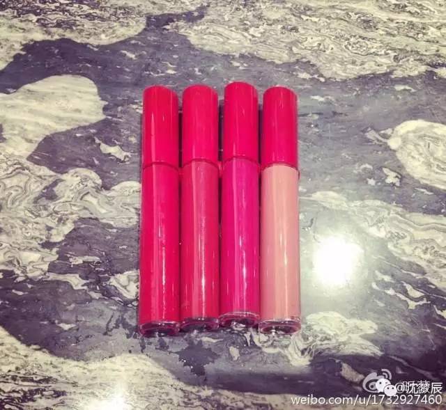 「倒包行动」快来跟橙妹围观女明星包包里的秘密~