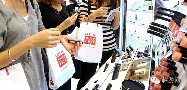 海南免税店化妆品跟专柜有啥区别,专柜化妆品价格都是一样的吗