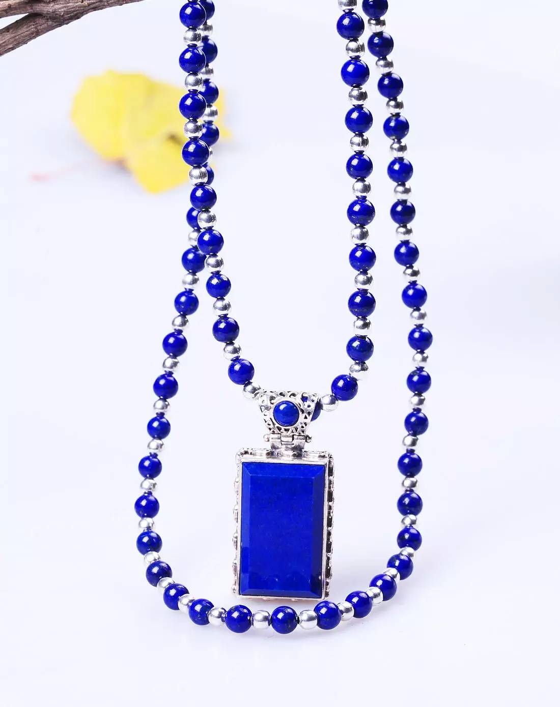 珠宝界硬度极低宝石大盘点,珠宝大牌与青金石