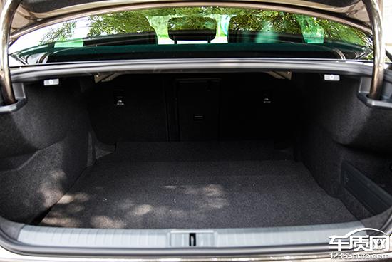 迈腾2019330豪华试驾,最新款一汽大众迈腾试驾