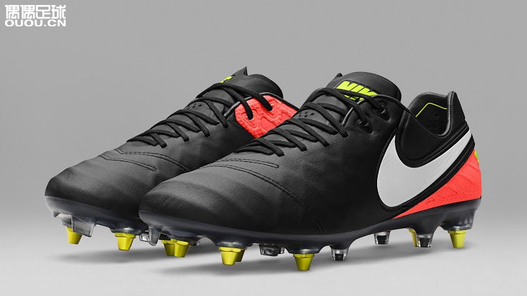 不沾泥又来了黑暗闪电配色Anti-Clog系列足球鞋