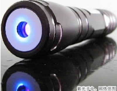 手电筒能检测荧光剂吗,荧光棒的光伤眼睛吗