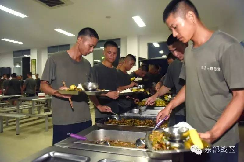 新兵的伙食和住宿怎么样,新兵伙食怎么样四川