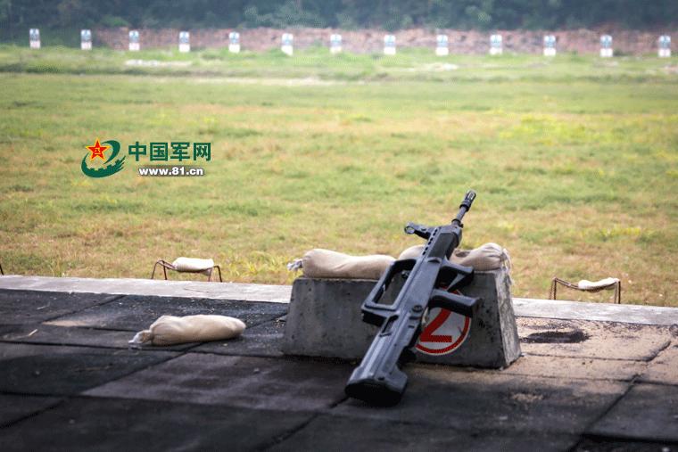 一年级小学生开学第一天进教室,中学开学第一课射击