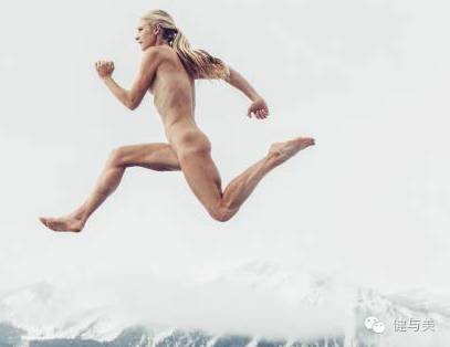 约谈里约女神！哎？那位怎么赤条条飞奔在山间