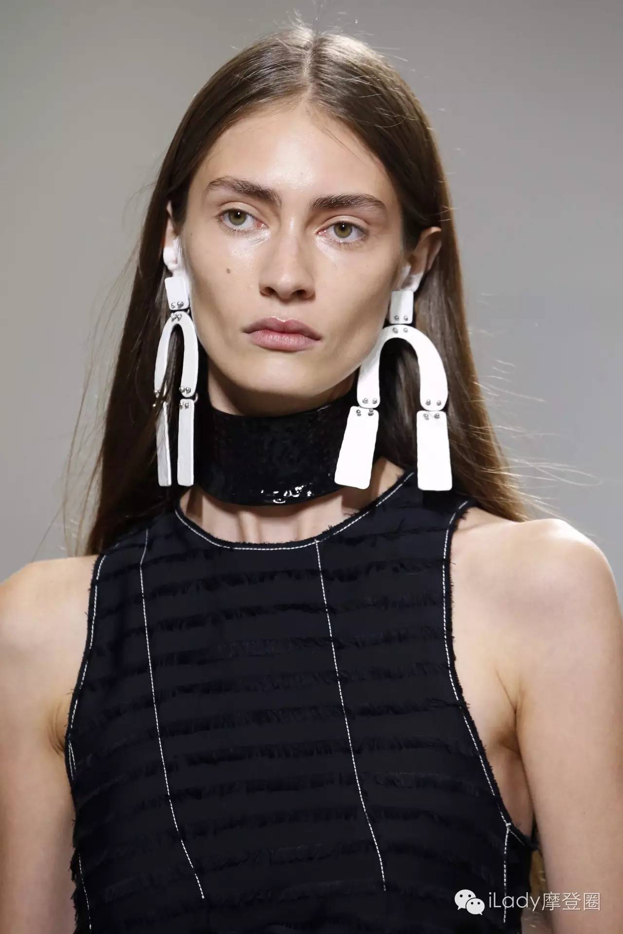 刷屏这么久,“耳妆”到底是个什么鬼?