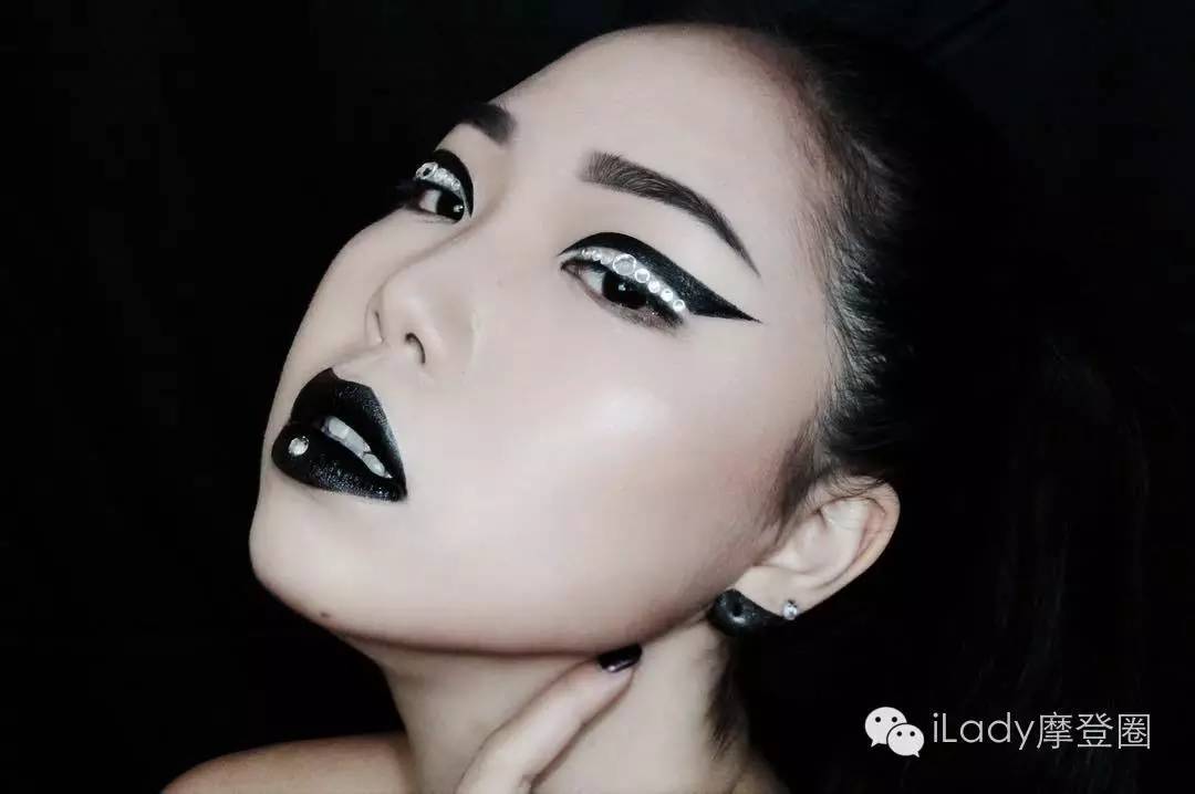 刷屏这么久,“耳妆”到底是个什么鬼?