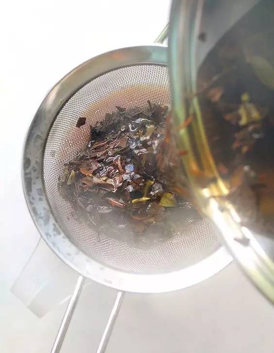 长款旧毛衣改造的最新妙招,旧毛衣不要丢一招教你变废为宝