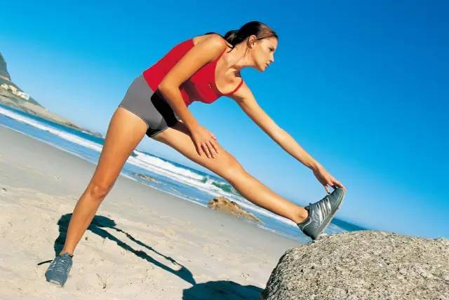 健身拉伸的正确方法和注意事项,健身拉伸的正确方式