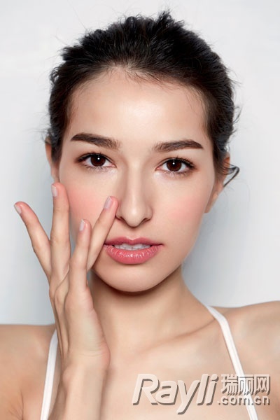 为什么你的皮肤用化妆品越来越差,为什么你的皮肤不够白