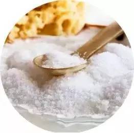 冬季手脚粗糙干裂的原因,冬天手脚裂口用什么药膏