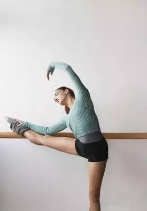 健身拉伸的正确方法和注意事项,健身拉伸的正确方式