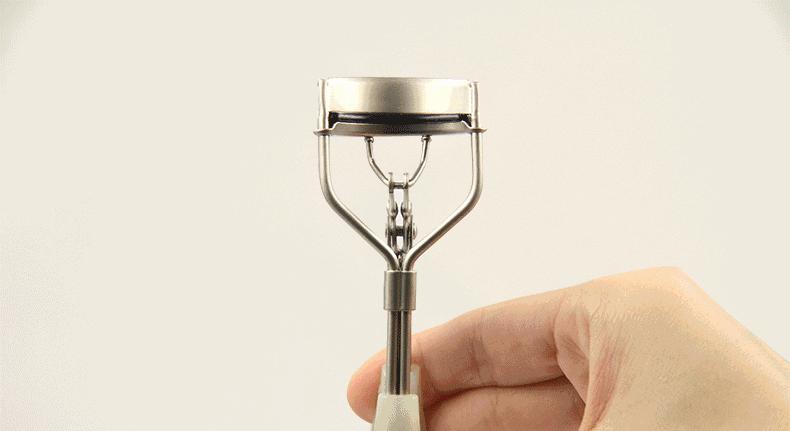 假睫毛放大眼睛教程,内双怎么贴假睫毛放大双眼