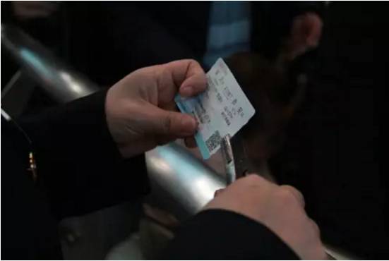 银川站火车票告别“红票时代”，磁介质车票帮你快速通关