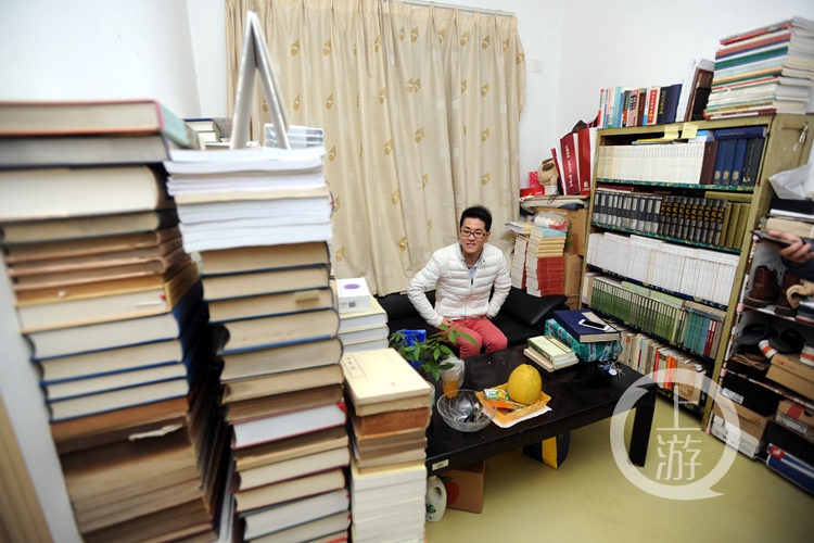 200多名学生联名推荐仅入职一年的他为何感动川外