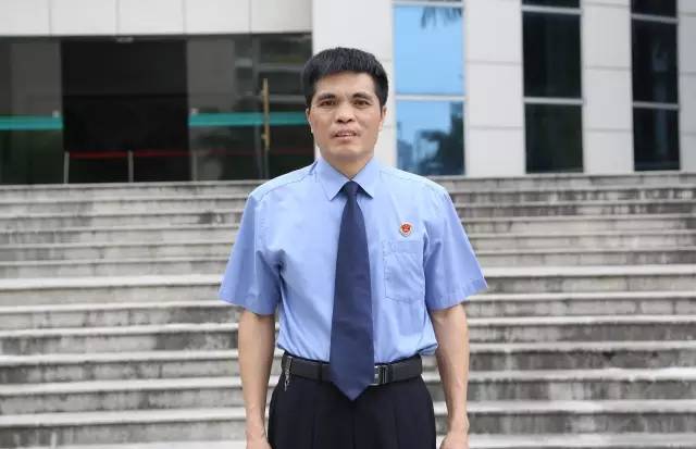 大家考了几年通过司考,那些年参加过的公考