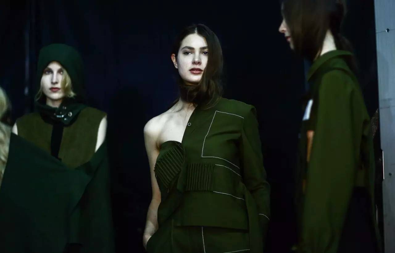 以时装周为灵感的4套秋季look合集,古驰2023秋冬秀场look