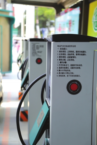 兰州立体公交网再添“新兵”呆萌“蓝胖子”上路