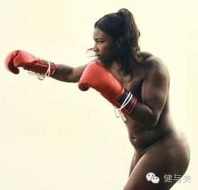 约谈里约女神！哎？那位怎么赤条条飞奔在山间