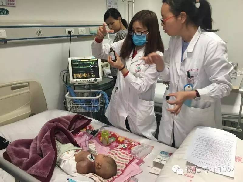 女婴出生26天得罕见病,维吾尔族女婴