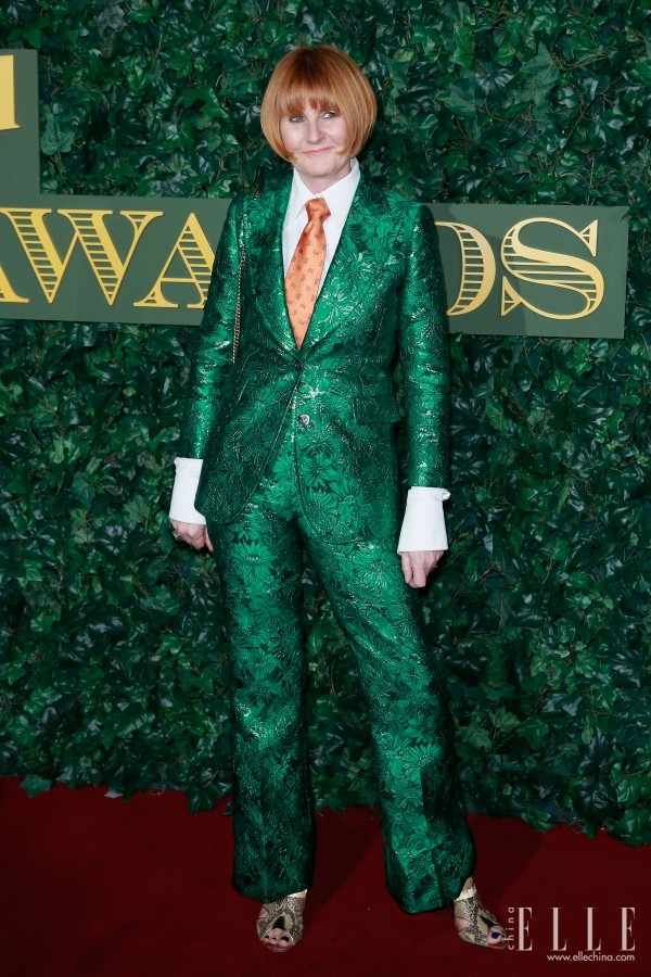 撞衫了怎么办啊,撞衫怎么办最简单方法