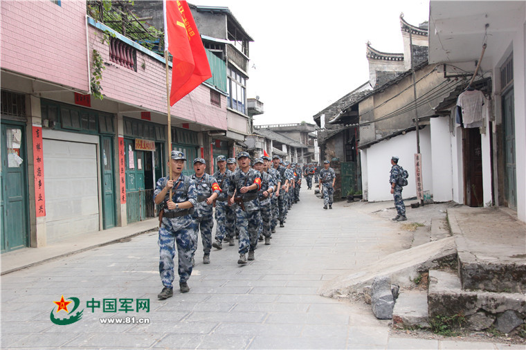 湘江战役简单讲解,湘江战役红军怎么突围