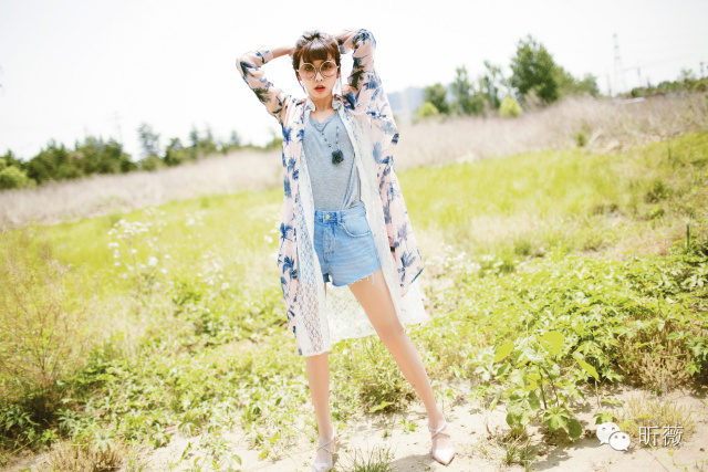 「倒包行动」快来跟橙妹围观女明星包包里的秘密~