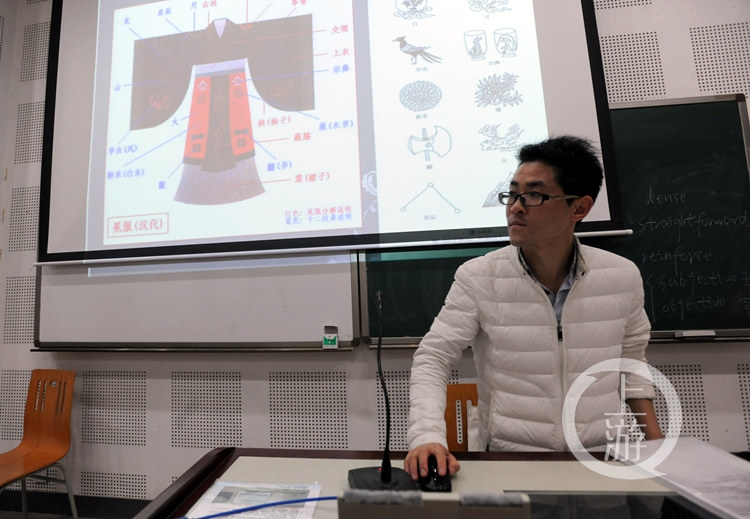 200多名学生联名推荐仅入职一年的他为何感动川外