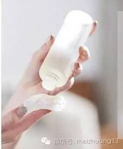 护肤要选正确的化妆水,护肤其实只买面霜就够了