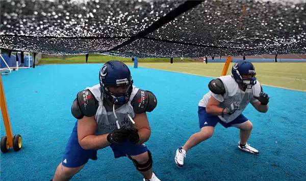 最新鲜！加拿大哪些大学最靠谱？谁实力碾压全场，谁憋屈不服只能垫底，这结果也是有点没想到！