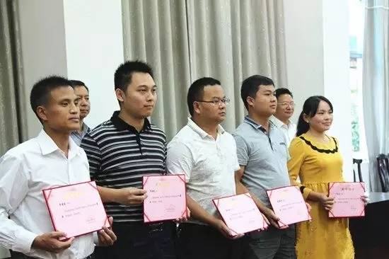 上海工作居住证转户口,上海工作居住证办理条件