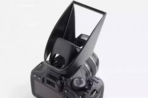 单反相机闪光不闪什么原因,单反拍照亮光的地方一直闪