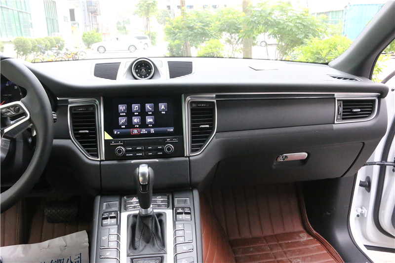 新款保时捷macan导航主机在哪里,2019保时捷macan触摸屏导航功能