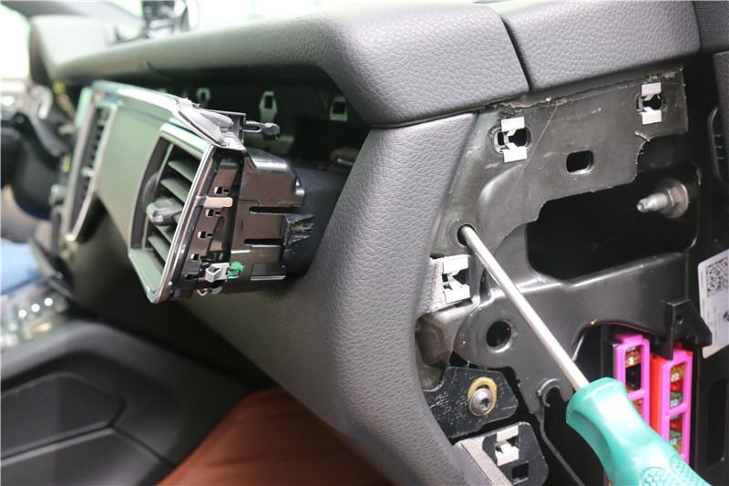 新款保时捷macan导航主机在哪里,2019保时捷macan触摸屏导航功能